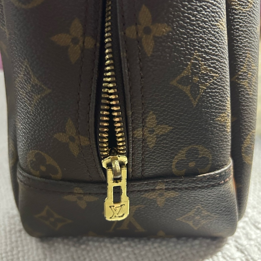 Louis Vuitton Monogram Canvas Handbag - Picture 3 of 16